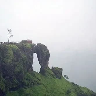 पर्यटन स्थळे